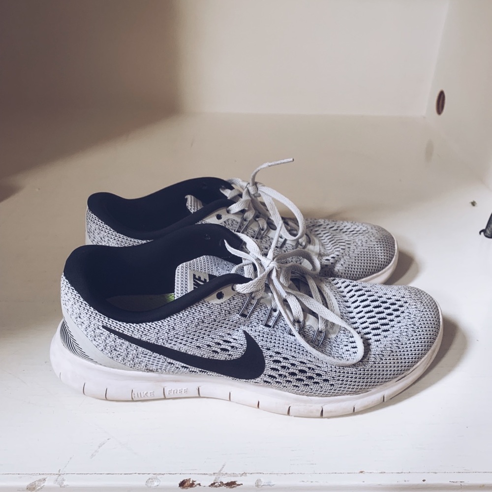 Women’s Nike Free RN size 7